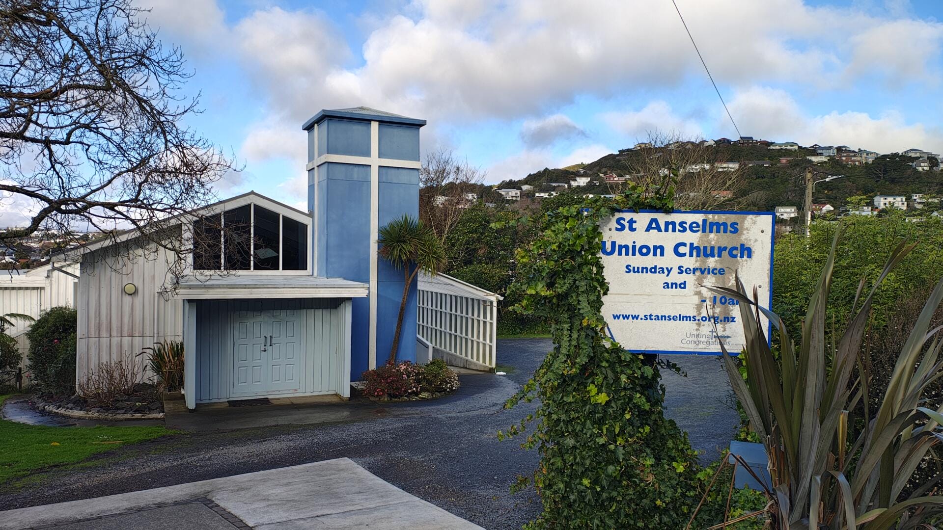 St Anselms Union Church building and sign