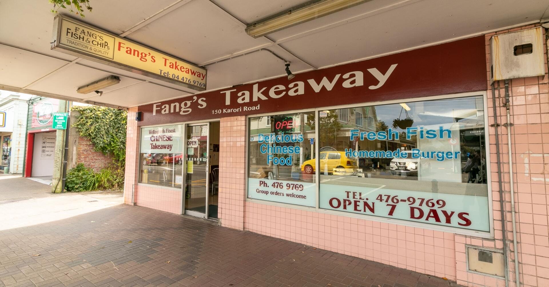 exterior-photo-of-fangs-takeaway