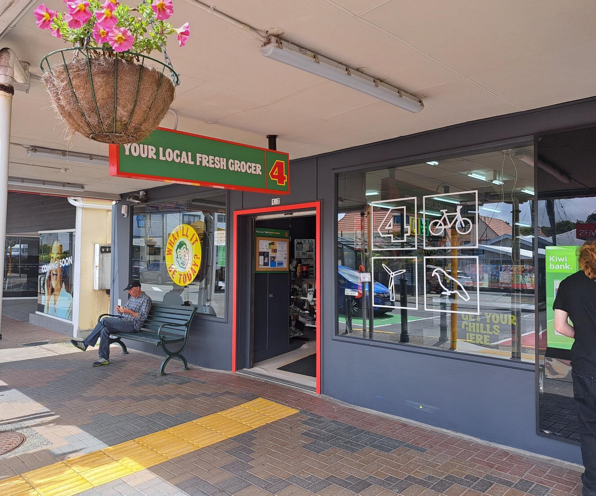 exterior-photo-of-karori-four-square