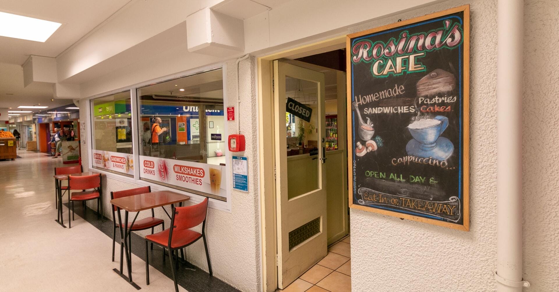 exterior-photo-of-rosinas-cafe