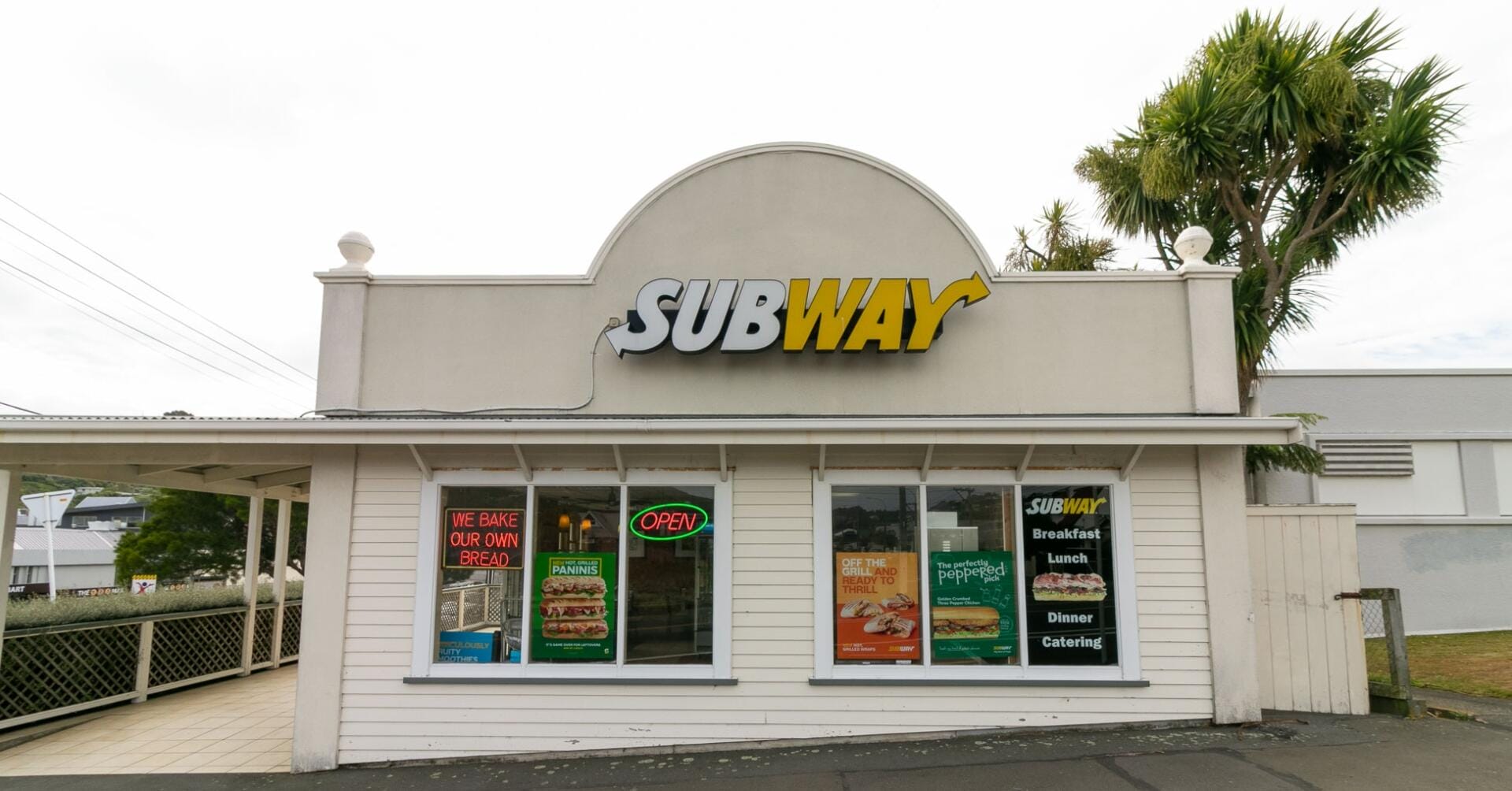 exterior-photo-of-subway-karori